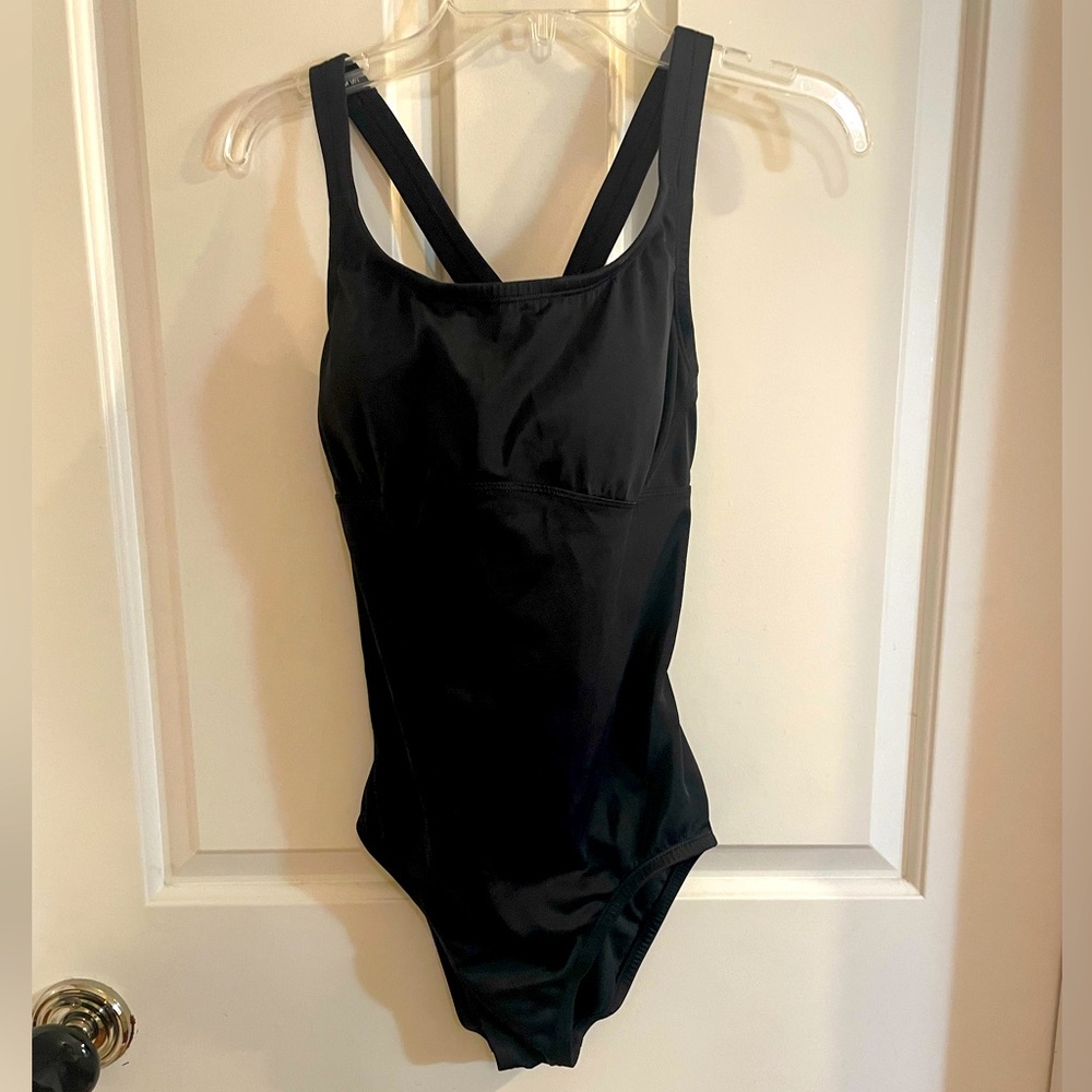 Nike women’s racerback swimsuit